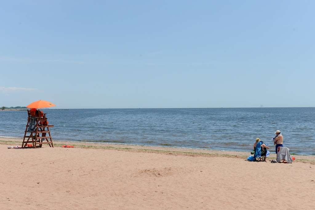 Wolfes Pond Beach | Wolfes Pond Park, Holton to Cornelia Avenues, Staten Island, NY 10312, USA | Phone: (718) 984-8266