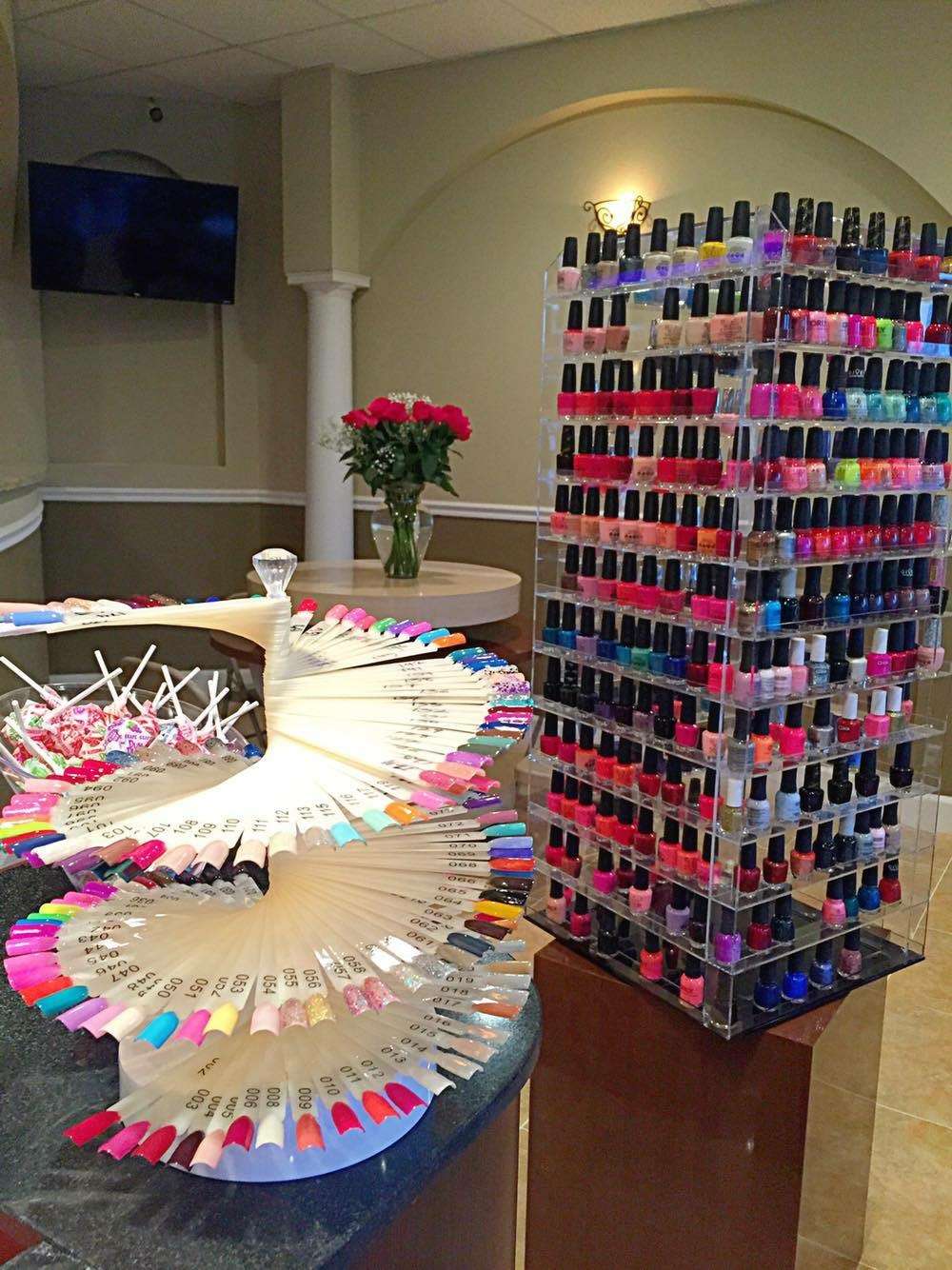 Lavish Nails and Spa | 11951 International Drive South, Suite C1, Orlando, FL 32821, USA | Phone: (407) 778-5000