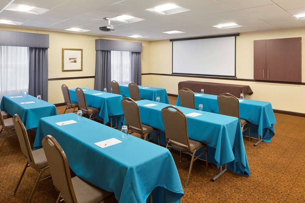 Country Inn & Suites by Radisson, Baltimore North, MD | 8825 Yellow Brick Rd, Baltimore, MD 21237, USA | Phone: (443) 772-5000