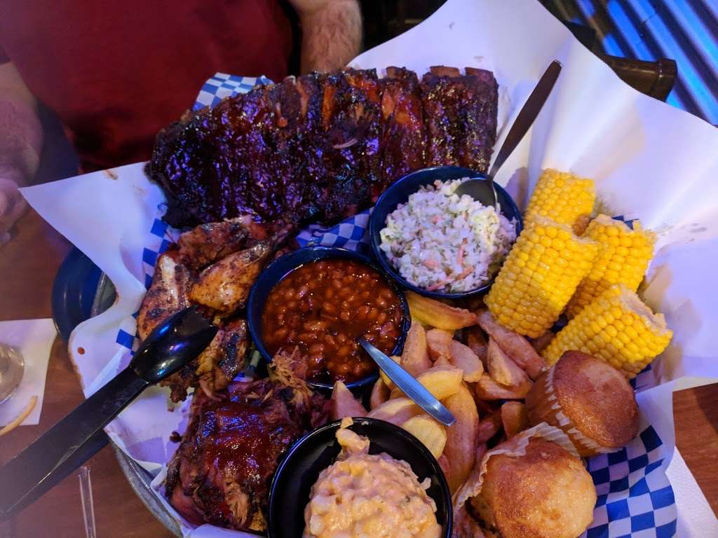 Famous Daves Bar-B-Que | 4390 Blue Diamond Rd, Las Vegas, NV 89139, USA | Phone: (702) 633-7427