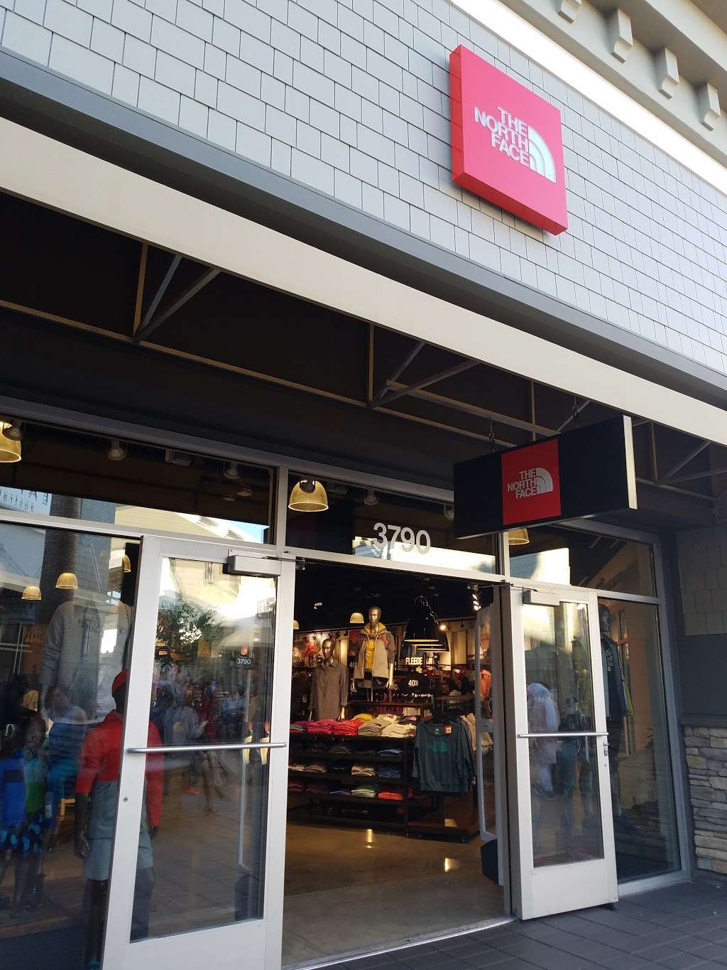 The North Face Outlet | 3790 Livermore Outlets Dr, Livermore, CA 94551, USA | Phone: (925) 454-0546