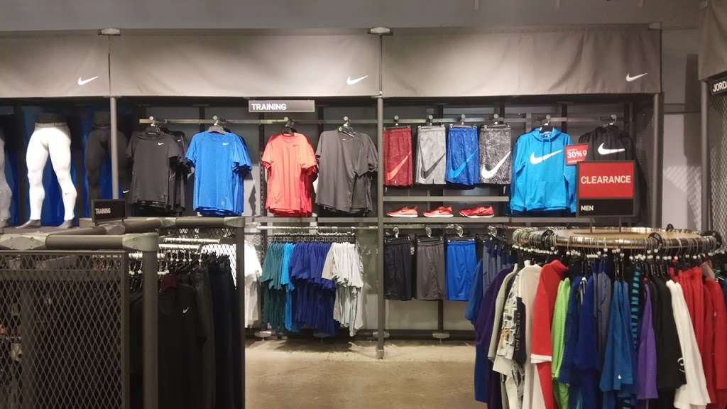 Nike Factory Store | 17600 Collier Ave Suite B 118, Lake Elsinore, CA 92530, USA | Phone: (951) 245-5665