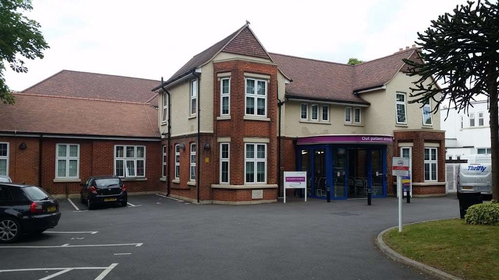 Purley War Memorial Hospital | 856 Brighton Rd, Purley CR8 2YL, UK | Phone: 020 8401 3000