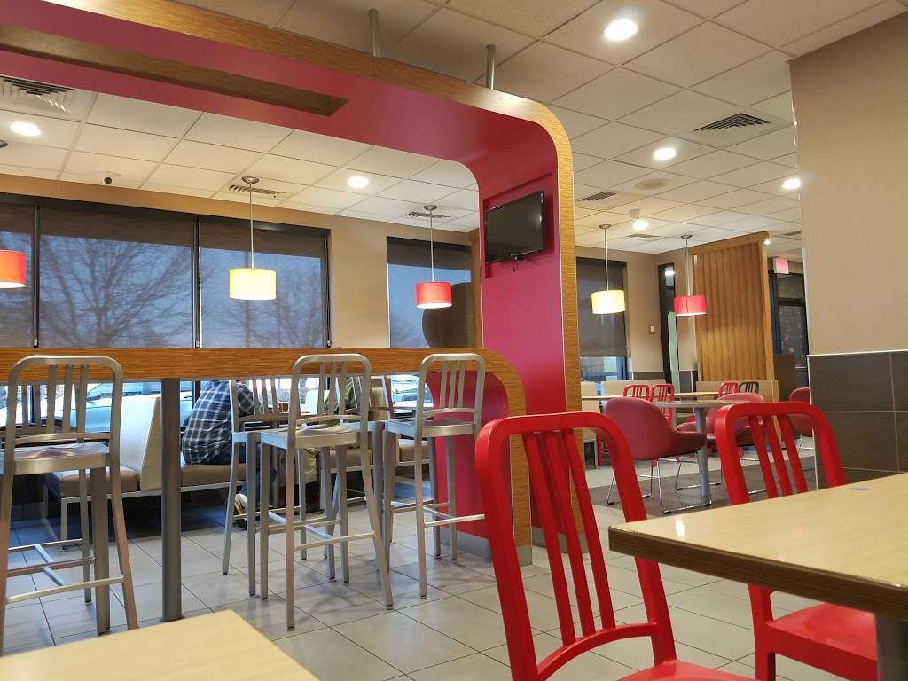 McDonalds | 11850 W 135th St, Overland Park, KS 66221, USA | Phone: (913) 685-9898