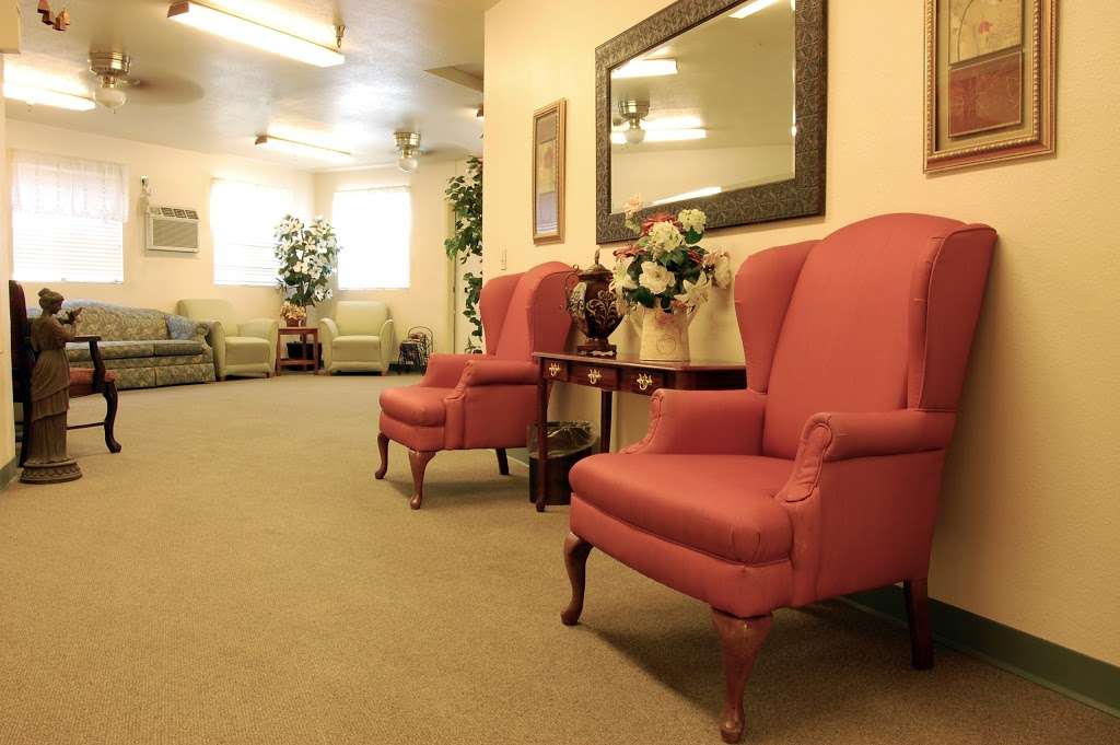 Valley Crest Memory Care | 18524 Corwin Rd, Apple Valley, CA 92307, USA | Phone: (760) 475-9109