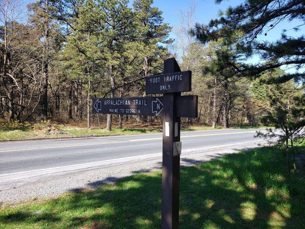 Big Flats Appalachian Trail Parking Lot | 2749 Shippensburg Rd, Biglerville, PA 17307, USA