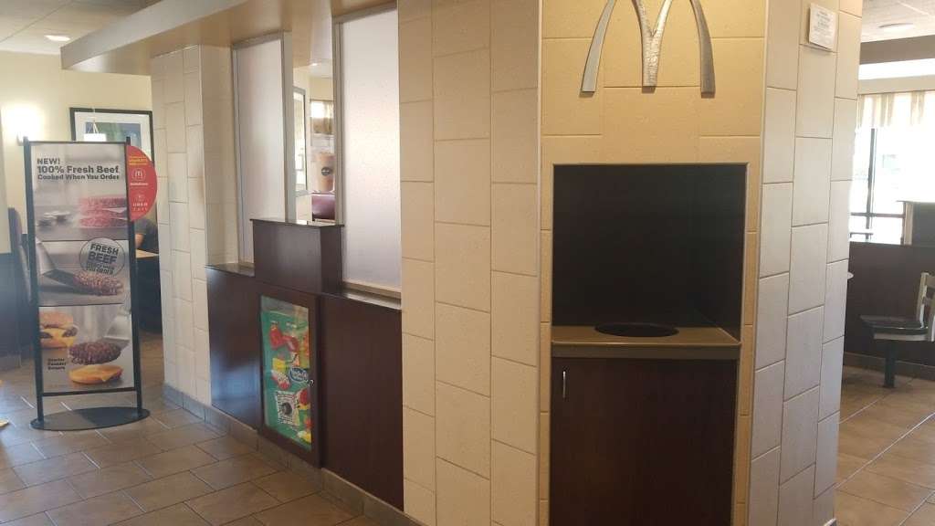 McDonalds | 5707 St Charles Rd, Berkeley, IL 60163, USA | Phone: (708) 544-9706