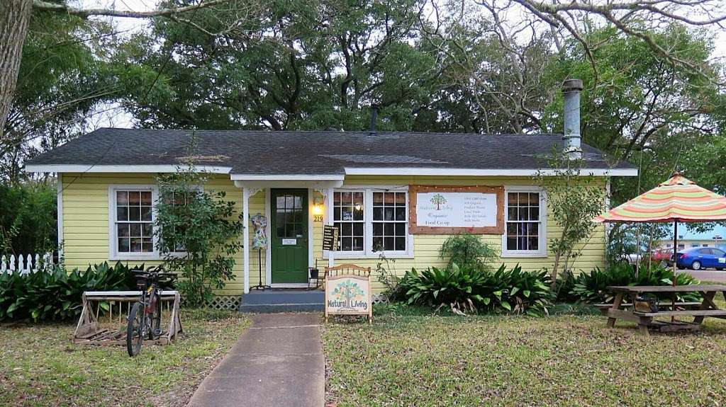 Natural Living Food Co-op and Cafe | 219 N Michigan Ave, League City, TX 77573, USA | Phone: (832) 632-2937