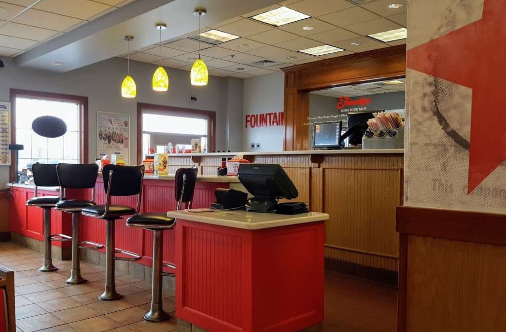 Friendlys | 9 Hampton House Rd Route 206, Newton, NJ 07860, USA | Phone: (973) 579-9009