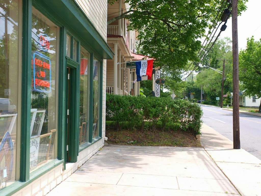 Christophers Antiques | 8521 Chestnut Ave, Bowie, MD 20715, USA | Phone: (301) 262-1299