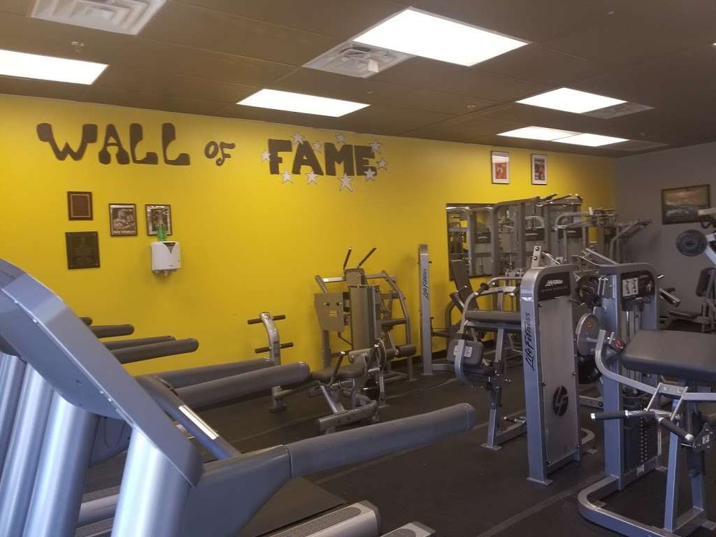 Muscle + Hardbodies Gym | 4600 W Craig Rd #101, North Las Vegas, NV 89032, USA | Phone: (702) 399-1114