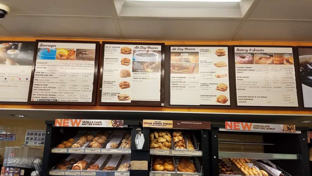 Dunkin | 134 Main St, Norfolk, MA 02056, USA | Phone: (508) 528-8853