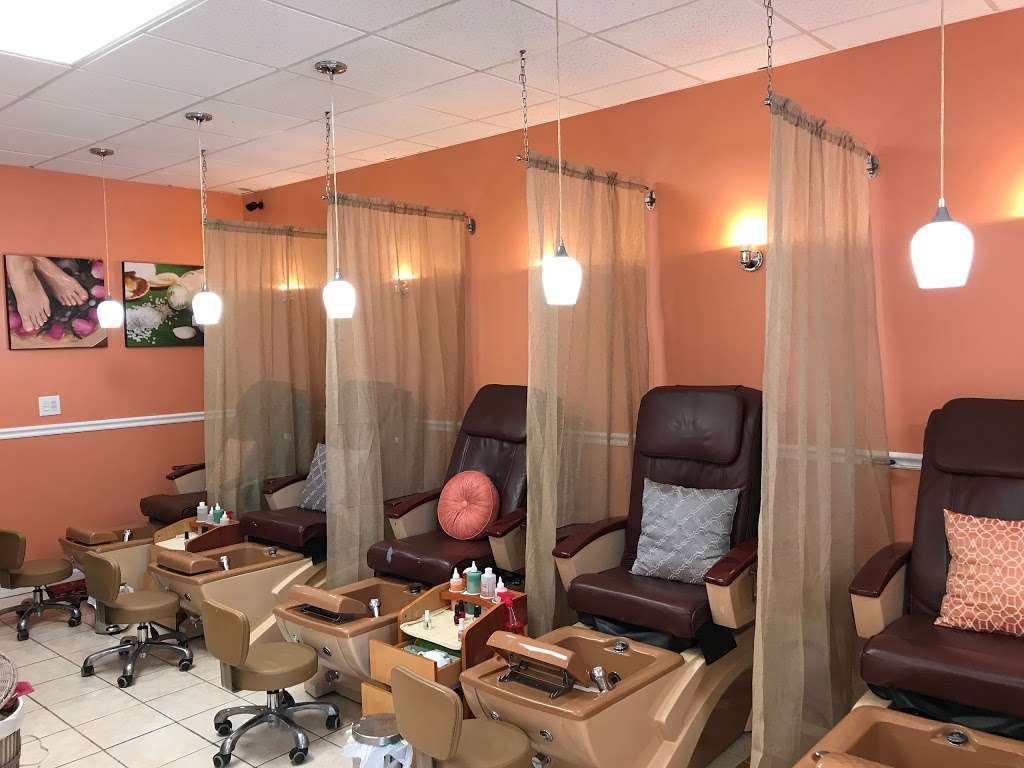 Annie Nails and Spa | 240 Lakeview Ave, Tyngsborough, MA 01879, USA | Phone: (978) 226-5724