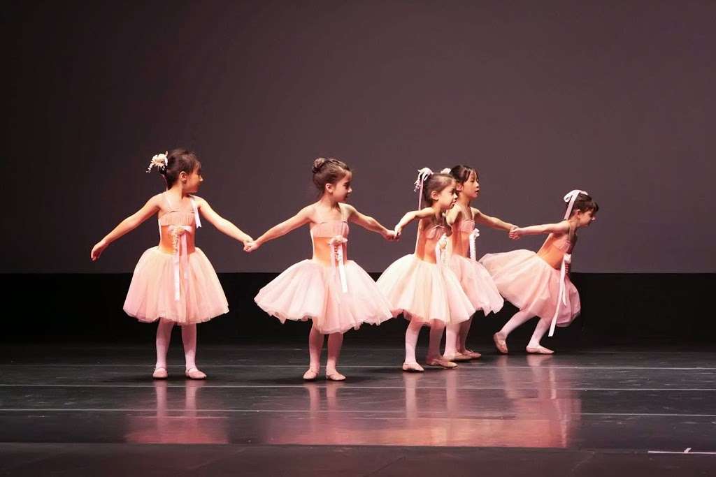 California Dance Academy | 9741 Independence Ave, Chatsworth, CA 91311, USA | Phone: (818) 341-0525