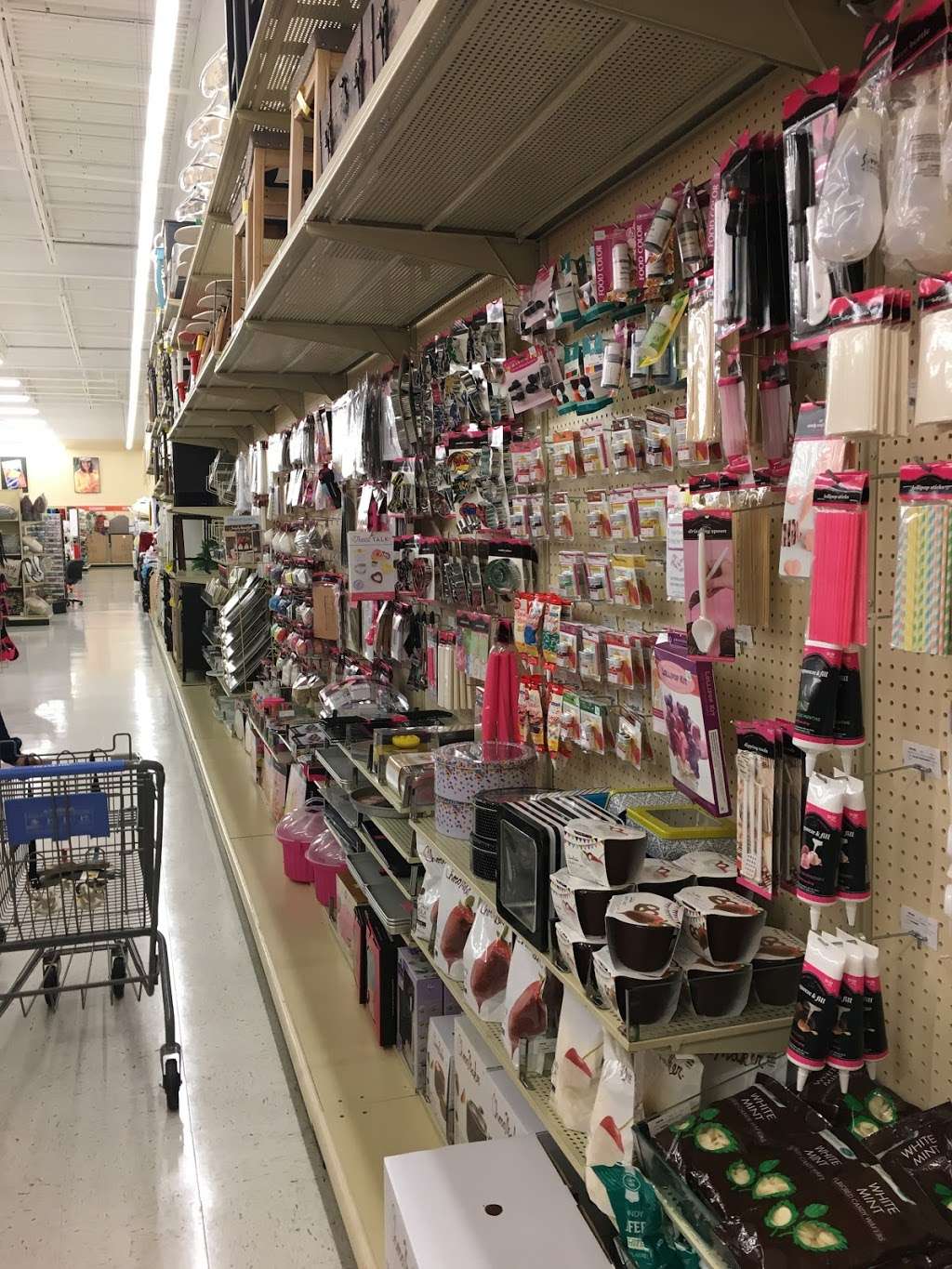 Hobby Lobby | 1055 E Golf Rd, Schaumburg, IL 60173, USA | Phone: (847) 517-3381