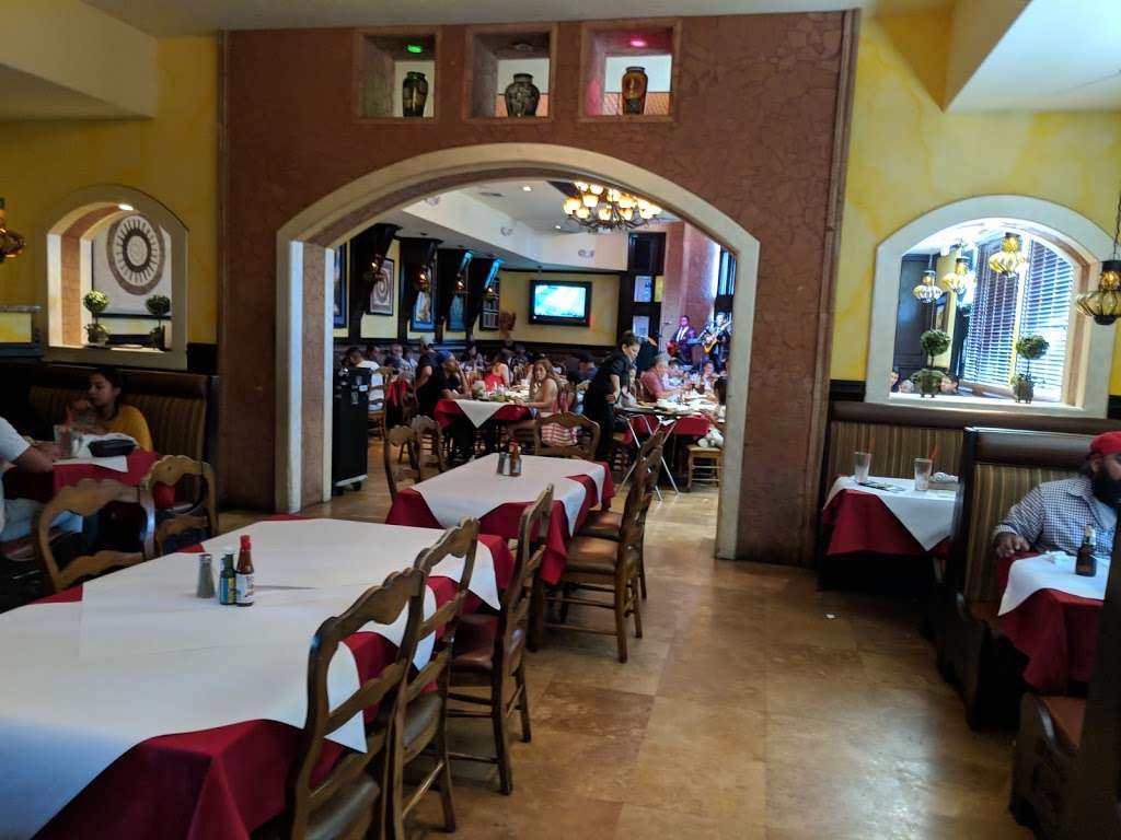 El Pescador Family Restaurant | 17421 S Avalon Blvd A, Carson, CA 90746, USA | Phone: (310) 327-3774