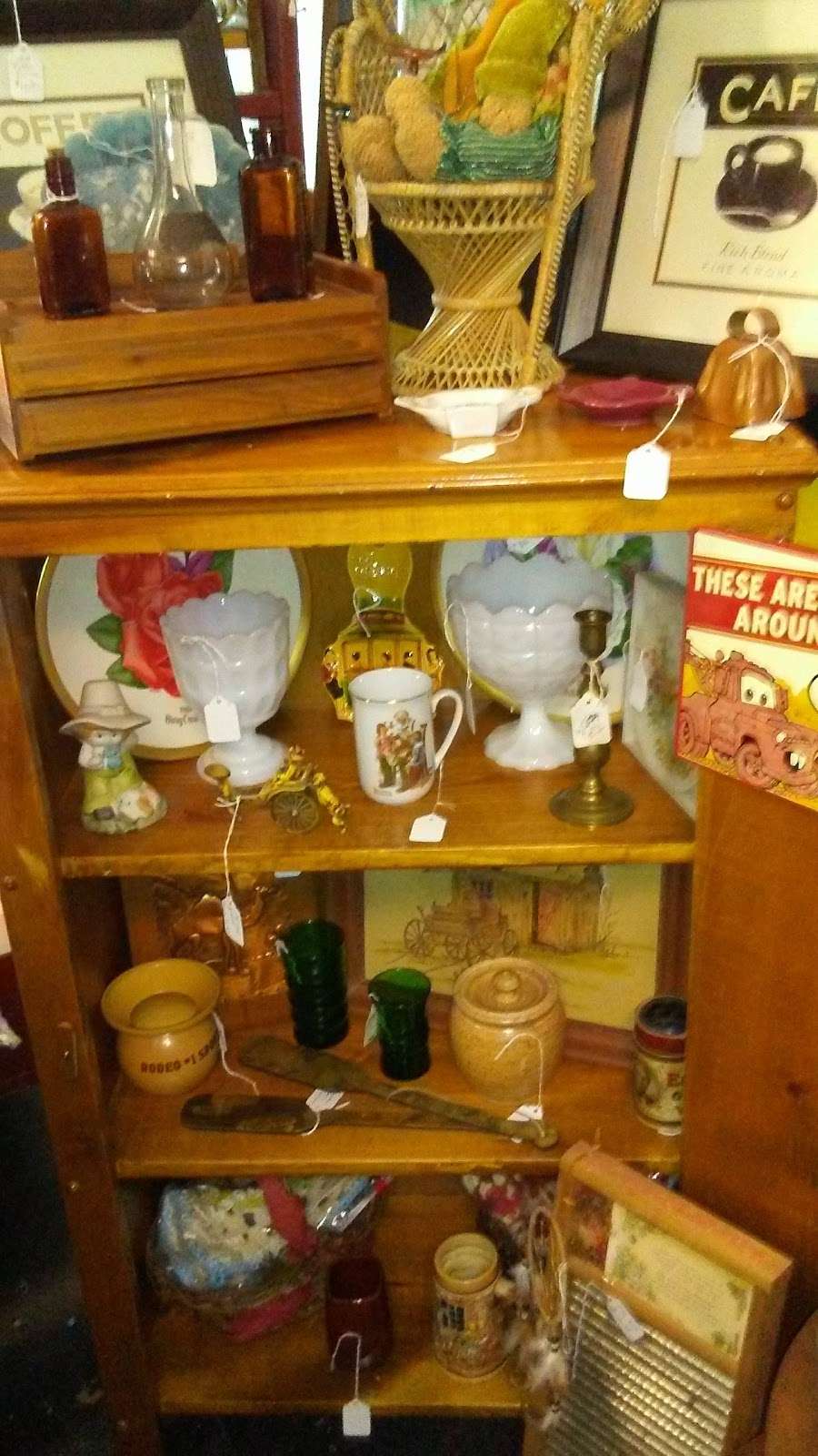 Running Rabbit Antiques and General Store | 509 Fairground Ave, Higginsville, MO 64037, USA | Phone: (660) 584-8818