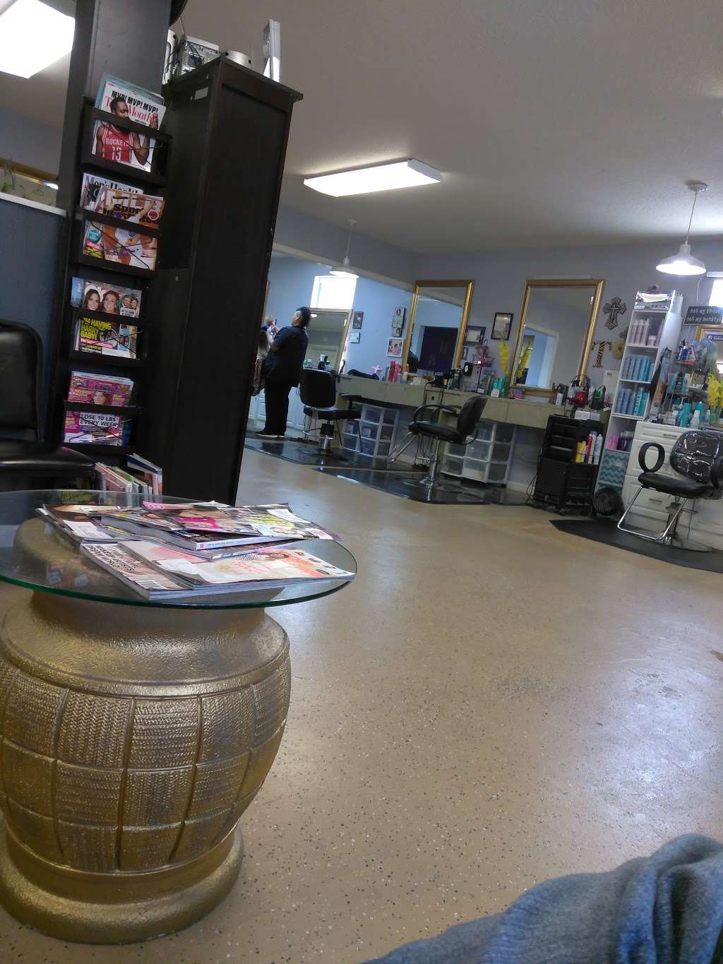 Hair Station | 501 Tovrea Rd, Alvin, TX 77511, USA | Phone: (281) 585-1082