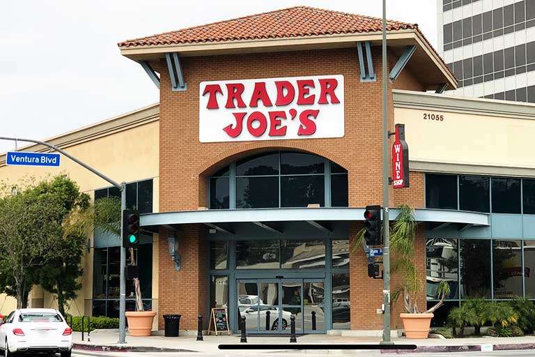 Trader Joes | 21055 Ventura Blvd, Woodland Hills, CA 91364, USA | Phone: (818) 712-9475