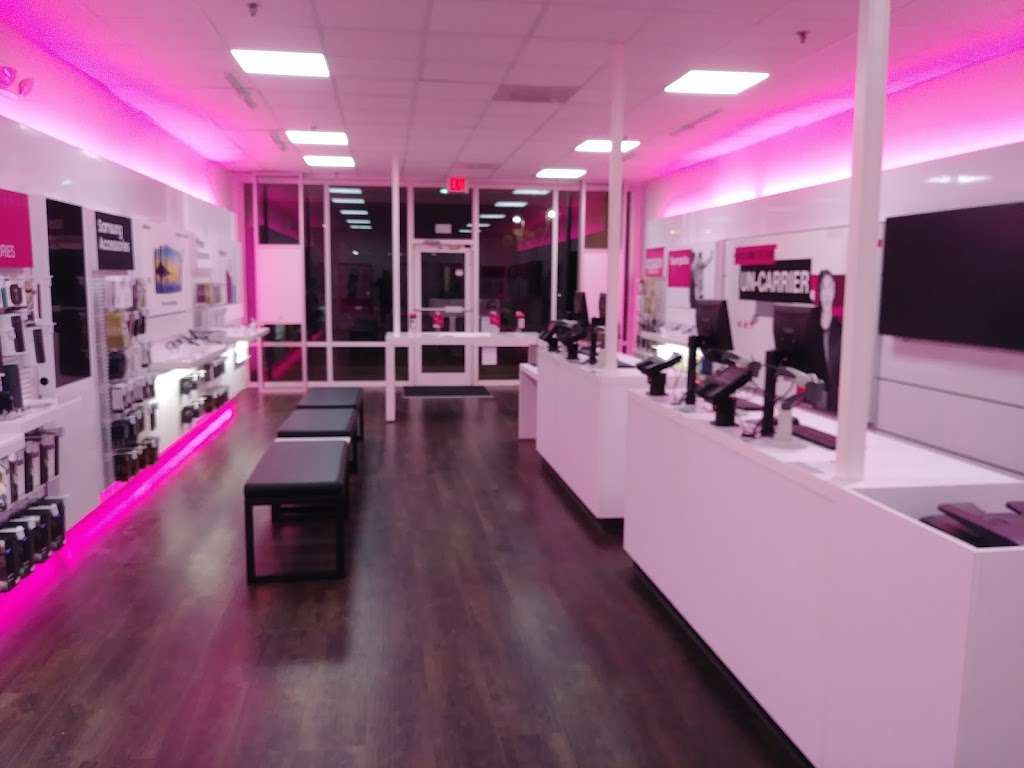 T-Mobile | 10130 Northlake Blvd, West Palm Beach, FL 33412, USA | Phone: (561) 425-6212