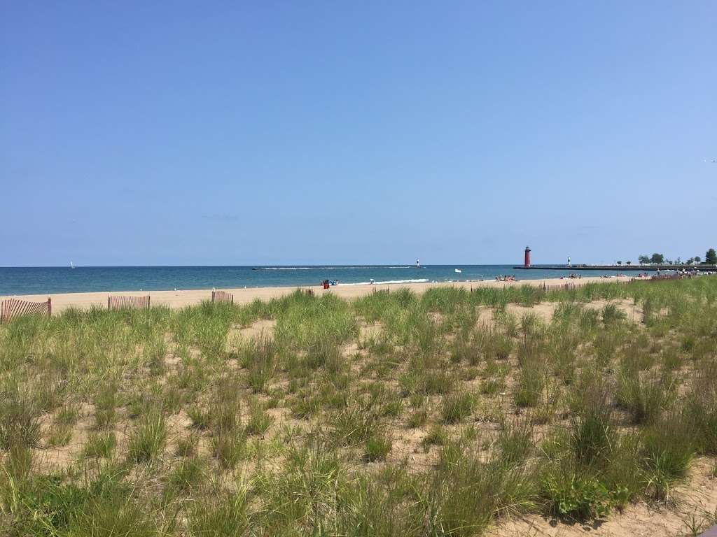 Simmons Island Beach | 5001 Simmons Island Rd, Kenosha, WI 53140, USA | Phone: (262) 653-4080