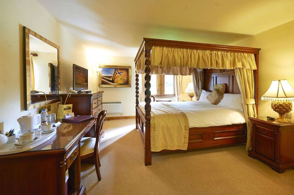 Camden Arms Hotel | 1 High St, Pembury, Tunbridge Wells TN2 4PH, UK | Phone: 01892 822012