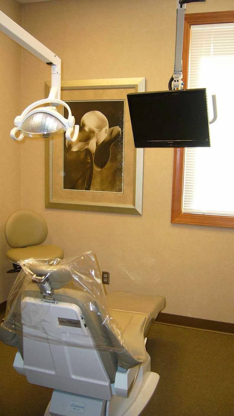 Peregrine Family Dentistry PC | 1920 Vindicator Dr #211, Colorado Springs, CO 80919, USA | Phone: (719) 314-2088
