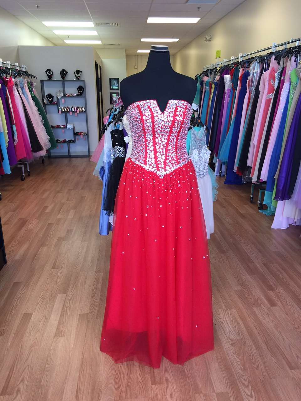 Bella Gowns & Tuxedos | 3352 Canoe Creek Rd, St Cloud, FL 34772, USA | Phone: (321) 251-2866