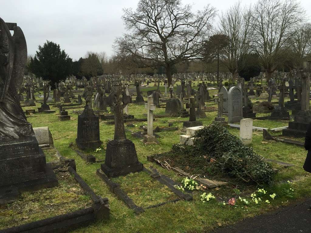 Putney Vale Cemetery and Crematorium | Stag Ln, Wimbledon, London SW15 3DZ, UK | Phone: 020 3959 0090