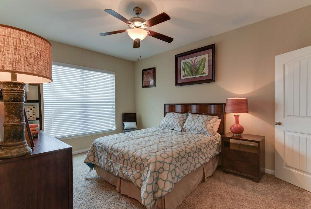 Mission Hills Apartments | 1202 Evans Rd, San Antonio, TX 78258, USA | Phone: (210) 497-5353