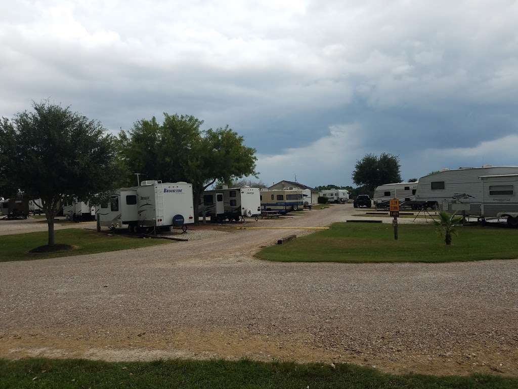 Houston West RV Park | 35303 Cooper Rd, Brookshire, TX 77423, USA | Phone: (281) 375-5678