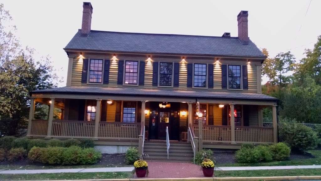 Fox & Hound Tavern at The Lebanon Hotel | 69 Main St, Lebanon, NJ 08833, USA | Phone: (908) 437-1300