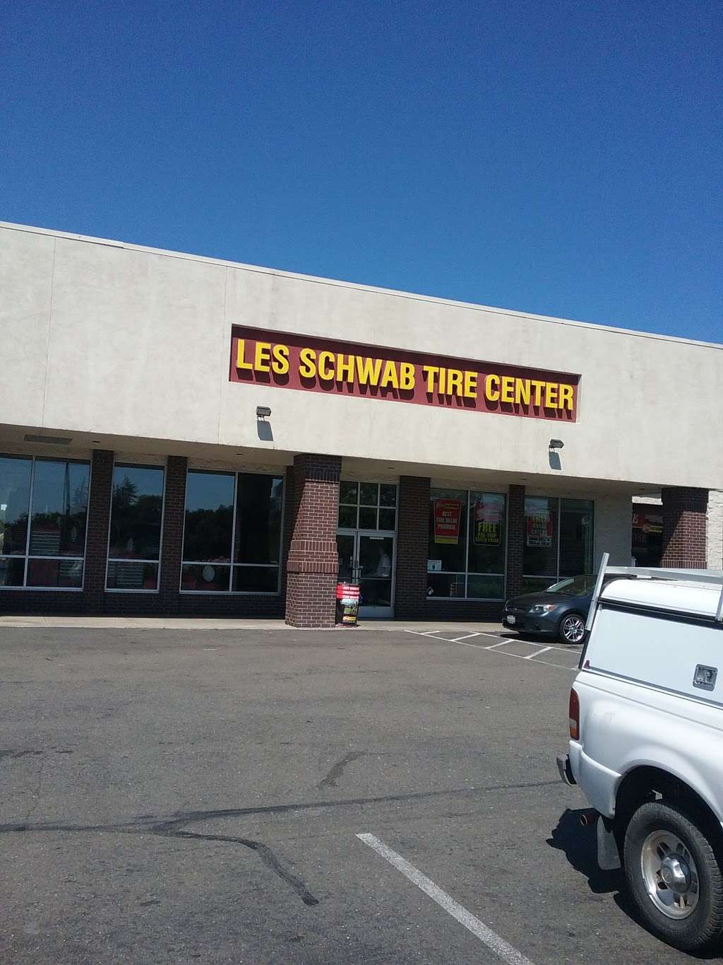 Les Schwab Tire Center | 801 Mason St, Vacaville, CA 95688, USA | Phone: (707) 447-4384