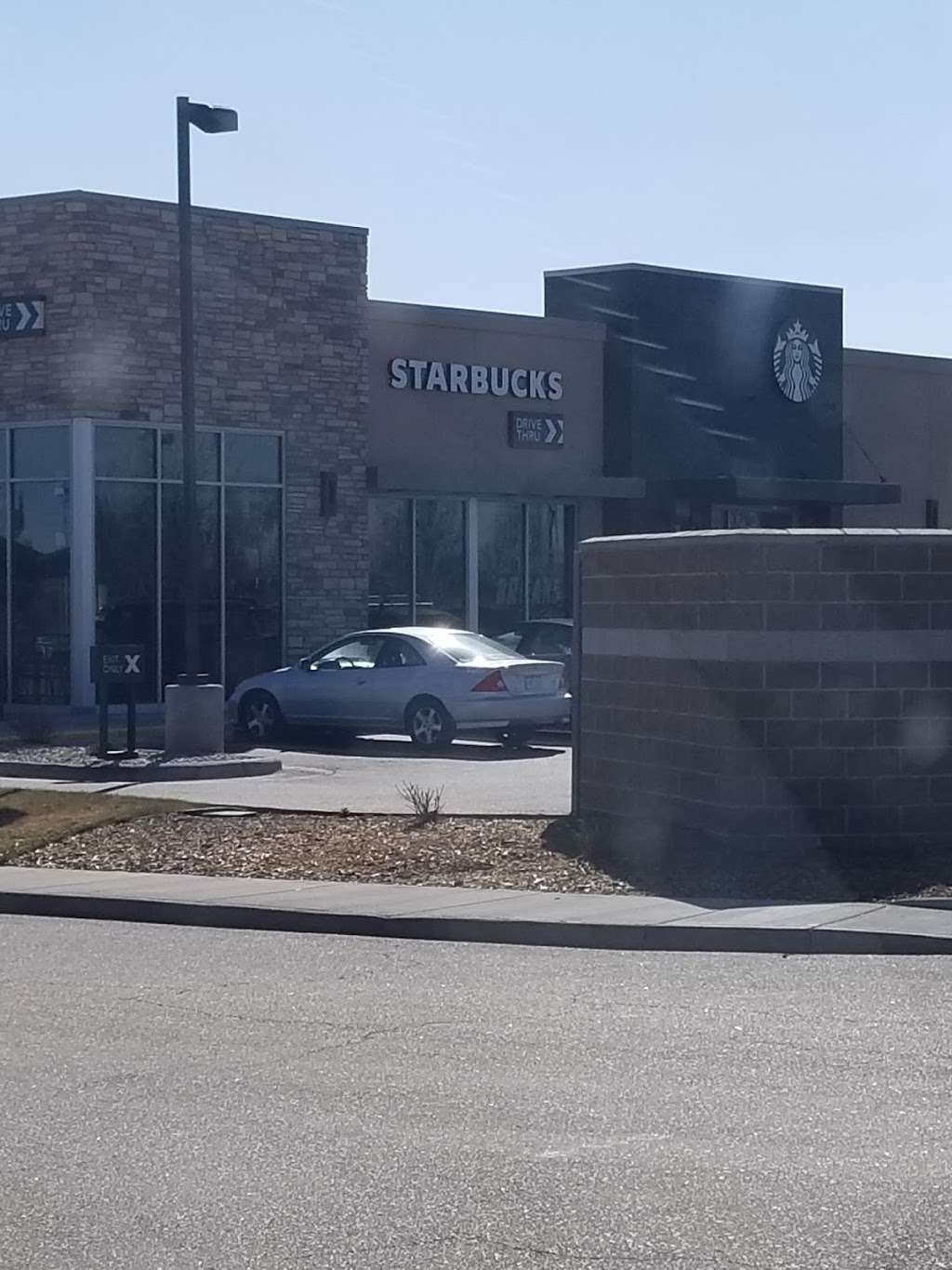 Starbucks | 1535 Main St, Windsor, CO 80550, USA | Phone: (970) 674-1177