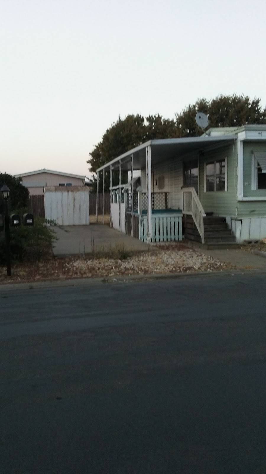 Stockton Verde Mobile Home Park | 4900 CA-99, Stockton, CA 95212, USA | Phone: (209) 931-4512