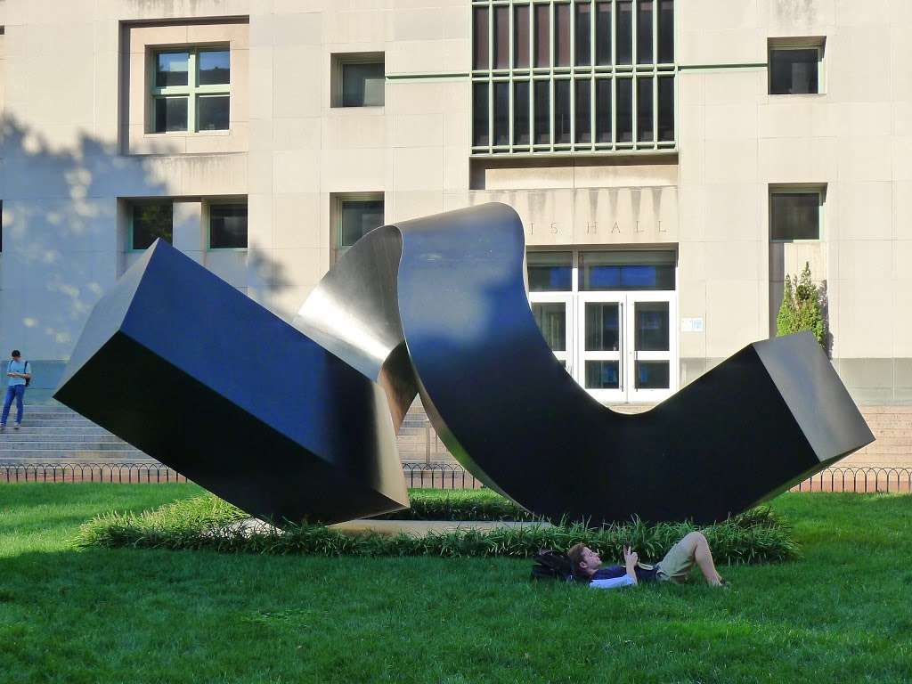 Clement Meadmore - The Curl | 3022 Broadway, New York, NY 10027, USA