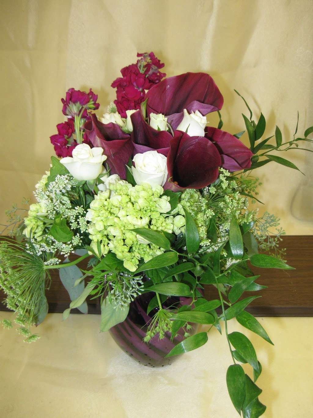 TRACEYS FLOWERS | 201 W Main St, Fleetwood, PA 19522, USA | Phone: (610) 944-8703