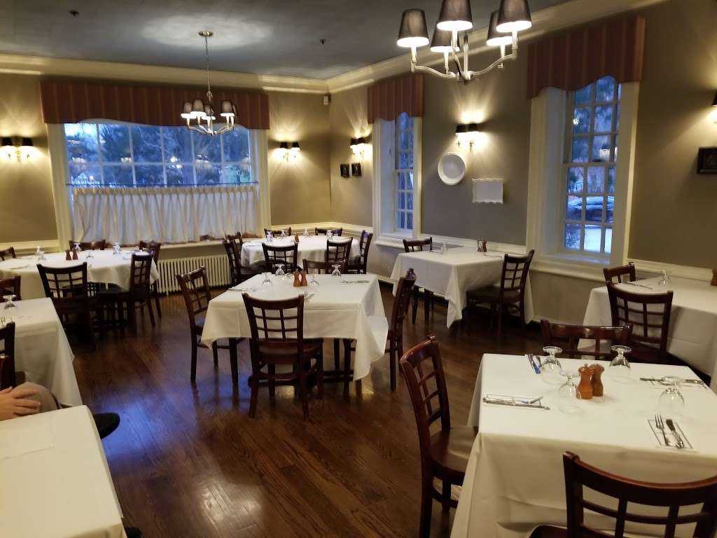 Mount Vernon Inn Restaurant | 3200 Mount Vernon Memorial Hwy, Engleside, VA 22309, USA | Phone: (703) 799-6800