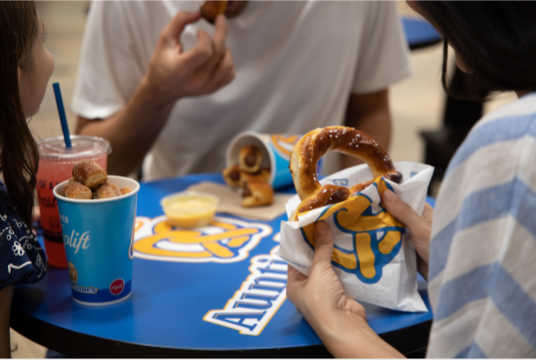 Auntie Annes | 3850 Las Vegas Blvd S, Las Vegas, NV 89109, USA | Phone: (702) 736-5235