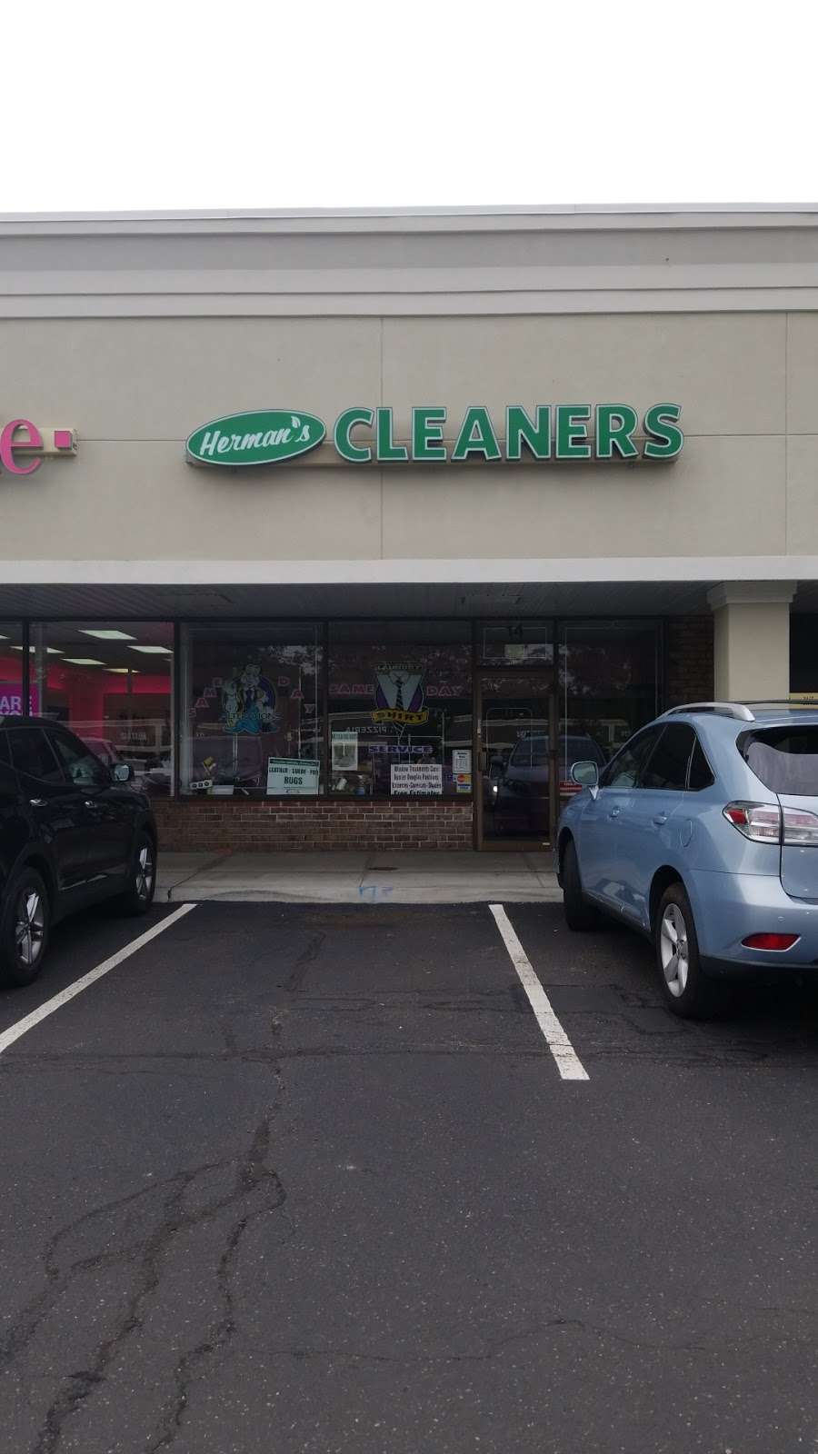 Hermans Cleaners | 14 Vanderbilt Motor Pkwy, Commack, NY 11725, USA | Phone: (631) 499-6078