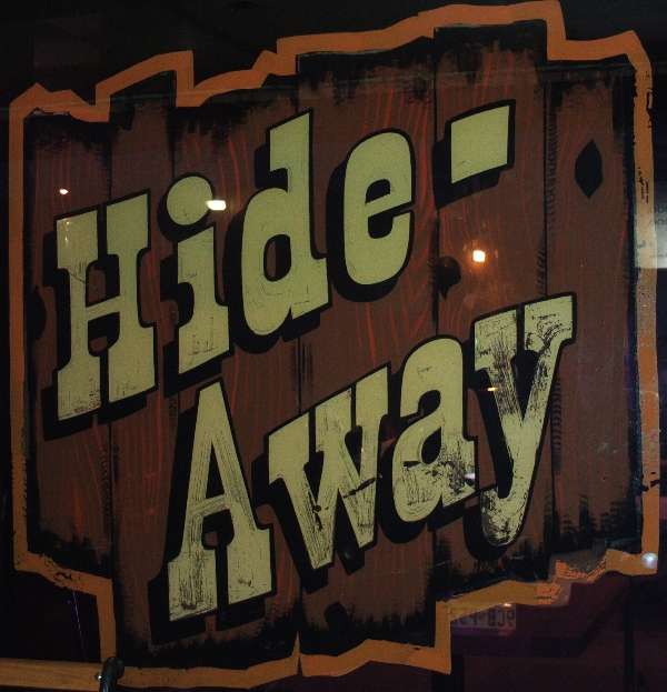 Hideaway Clinton | 6421 Old Alexandria Ferry Rd, Clinton, MD 20735, USA | Phone: (301) 856-1158