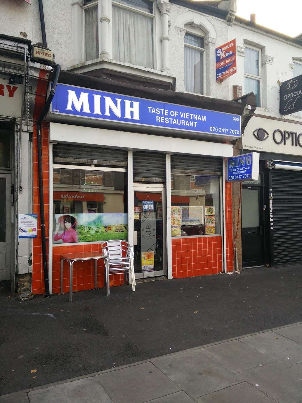 Minh Restaurant | 390 Barking Rd, London E13 8AJ, UK | Phone: 020 3417 7070