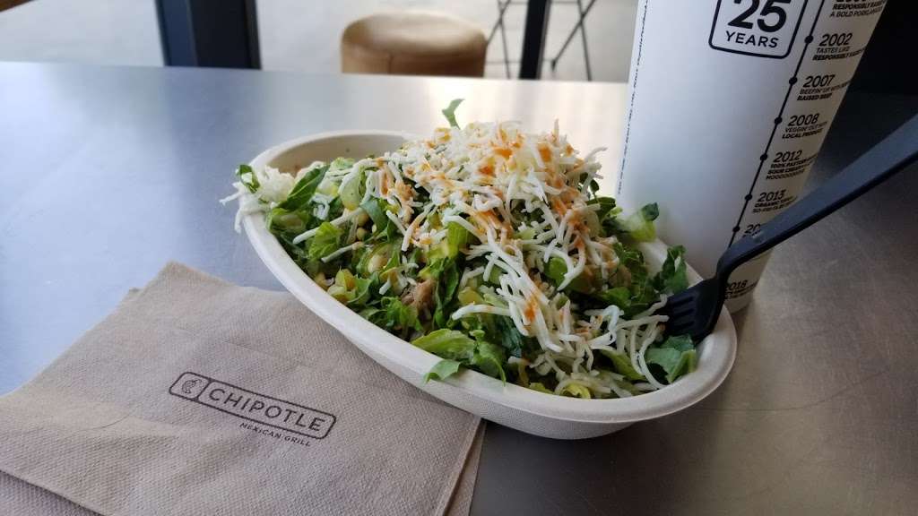 Chipotle Mexican Grill | 4012 W Riverside Dr, Burbank, CA 91505, USA | Phone: (818) 561-2004