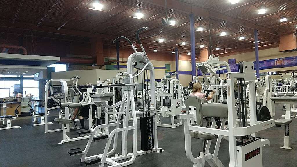 Genesis Health Clubs - Independence | 3850 E Crackerneck Rd, Independence, MO 64055, USA | Phone: (816) 478-2440