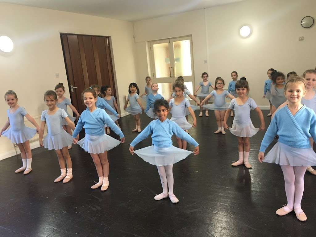 Shoshana Burns School of Dance | The Cannon, Thirsk Rd, Borehamwood WD6 5AY, UK | Phone: 07974 315875