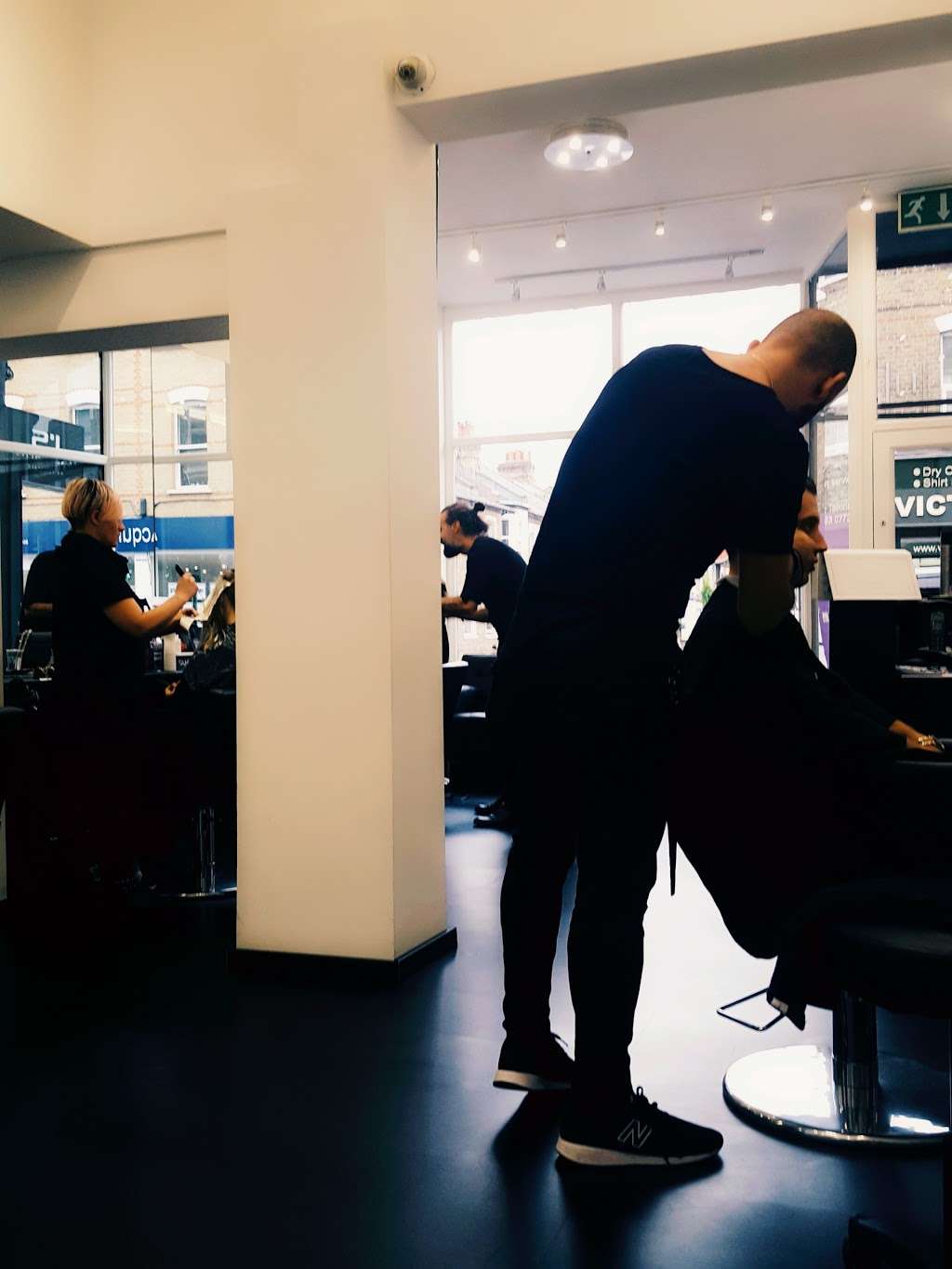 luxury style hairdresser | 539 Battersea Park Rd, London SW11 3BL, UK | Phone: 020 7228 1120