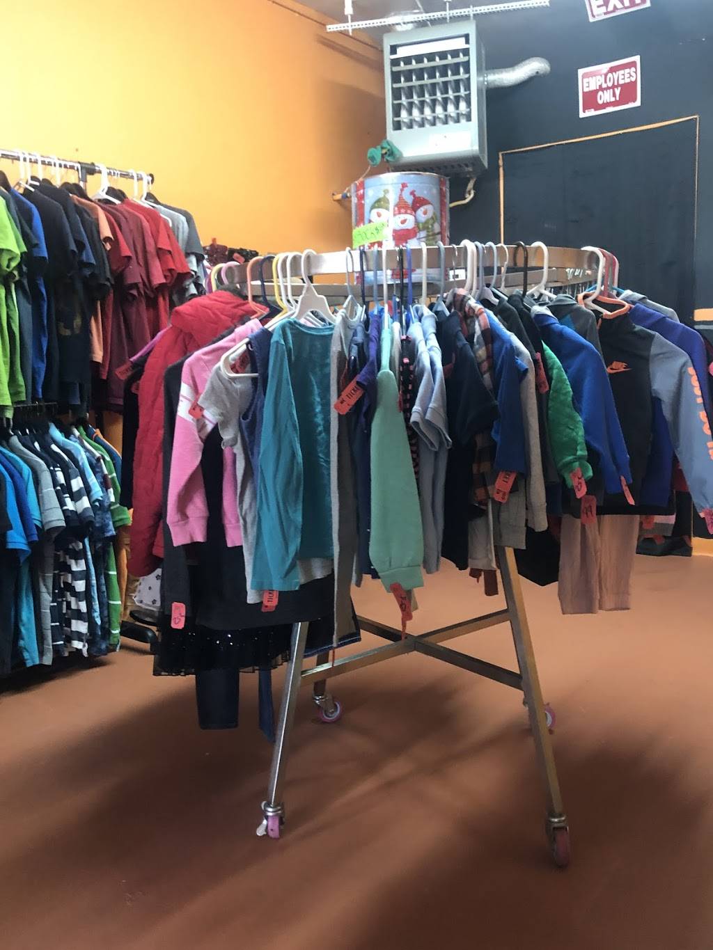 Fashion Thrift Store | 1001 San Mateo Blvd SE, Albuquerque, NM 87108, USA | Phone: (505) 322-9187