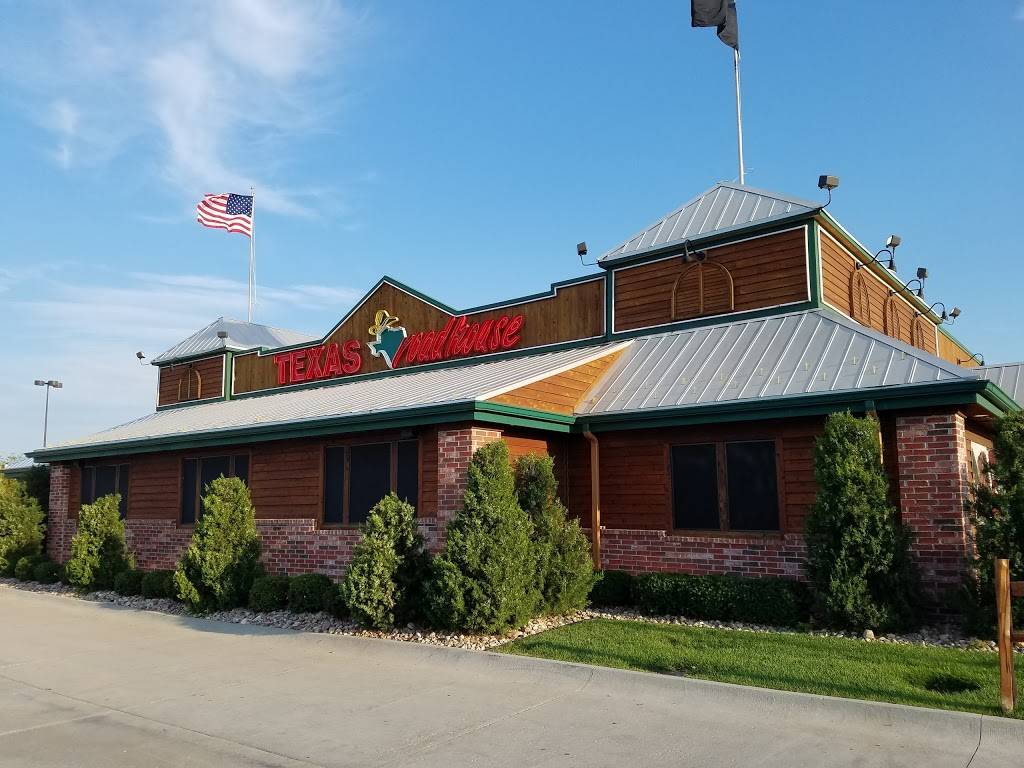 Texas Roadhouse | 3231 S 24th St, Council Bluffs, IA 51503, USA | Phone: (712) 366-1068