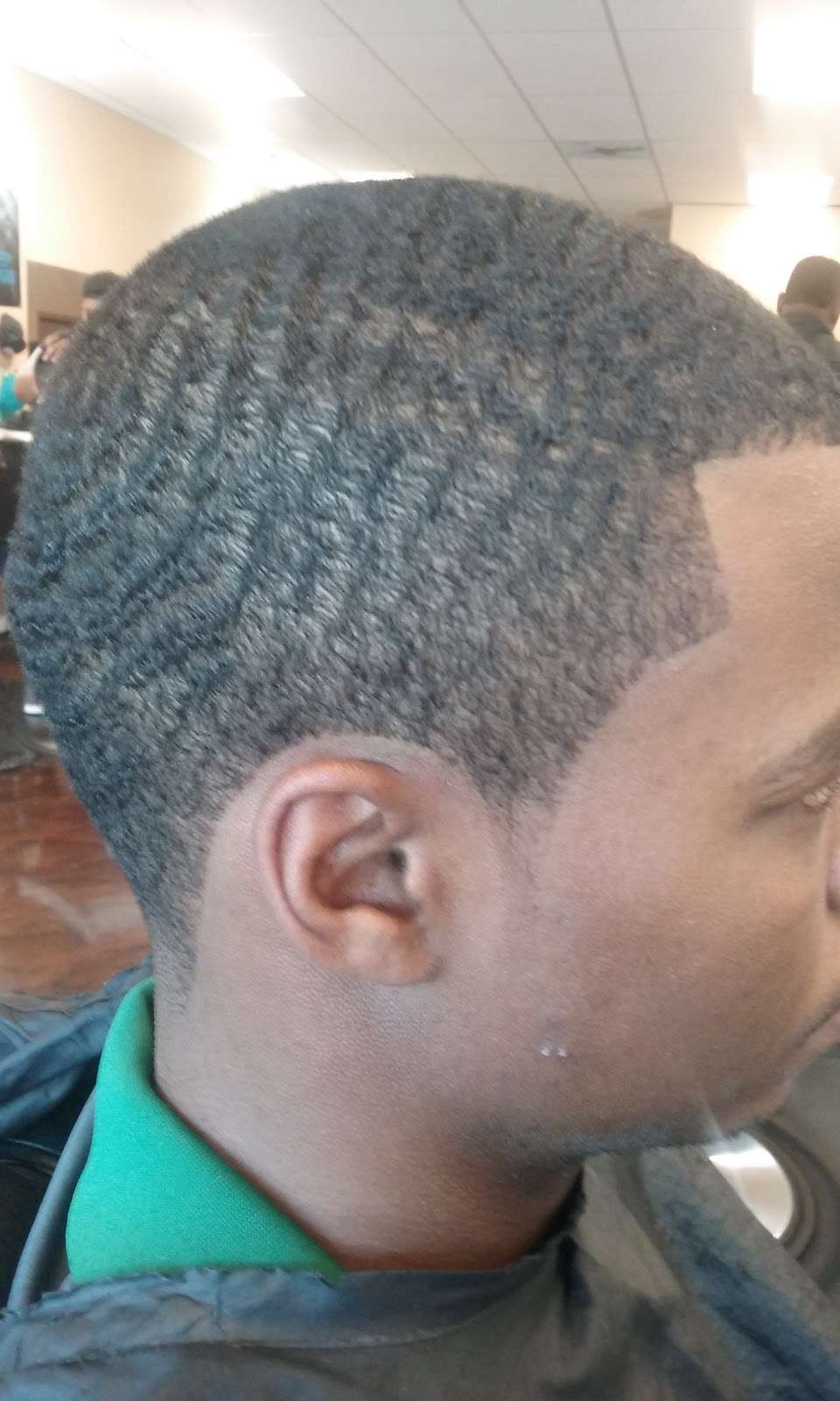 In The Cut Barber Shop | 8142 Mt Holly-Huntersville Rd a, Charlotte, NC 28216, USA | Phone: (704) 393-7482