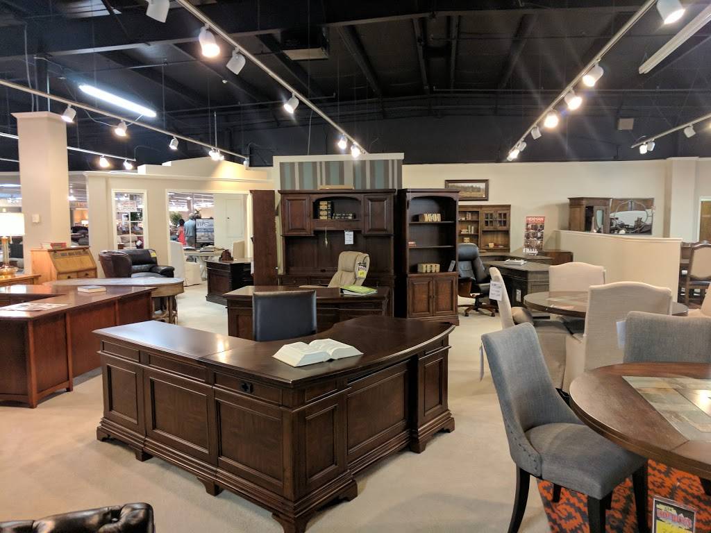 Hortons Furniture | 10915 W Kellogg Ave, Wichita, KS 67209, USA | Phone: (316) 722-5090